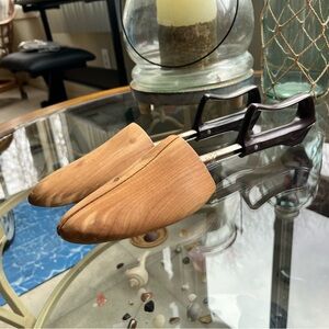Wooden Shoe Trees size 4 vintage